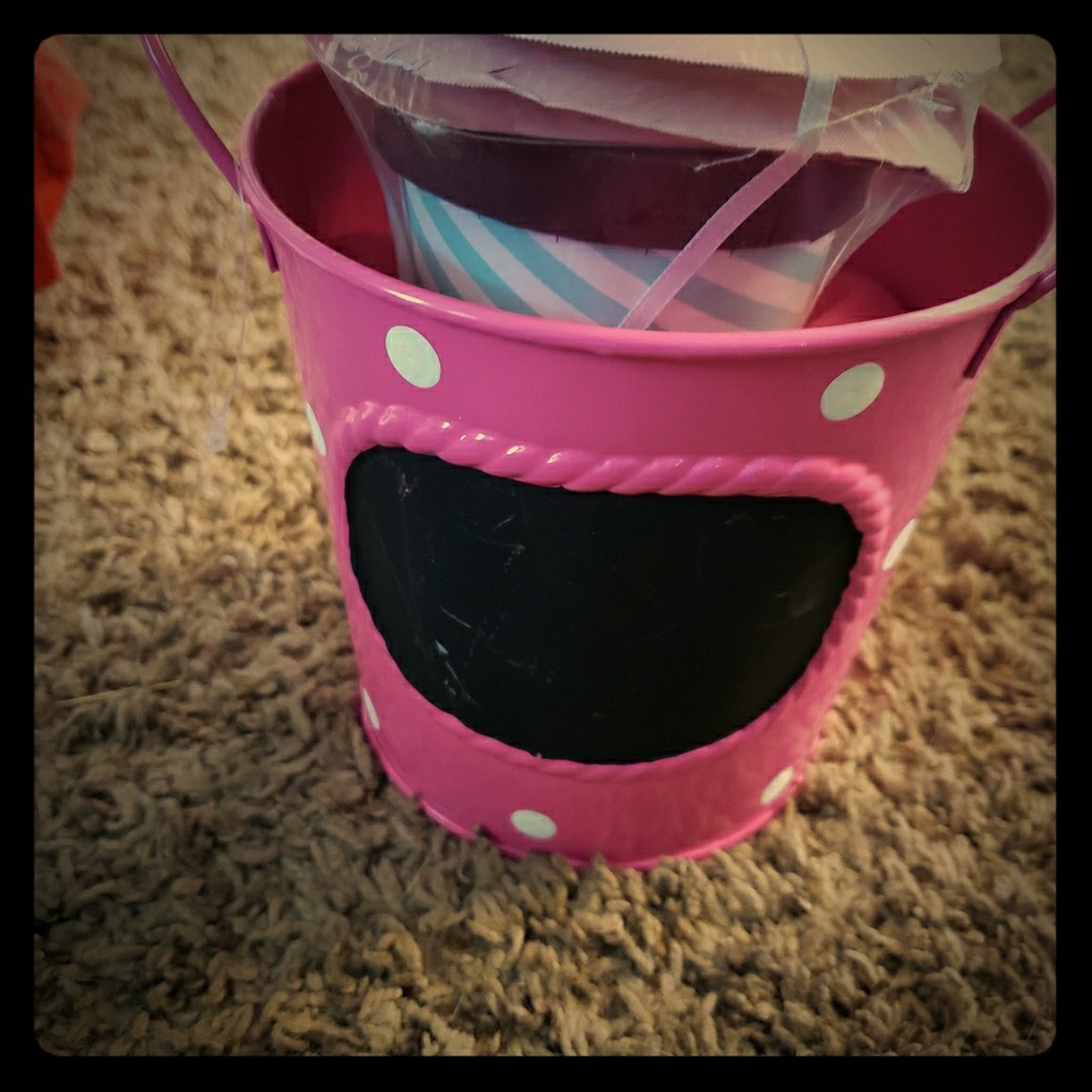 Small cute little baskets pink